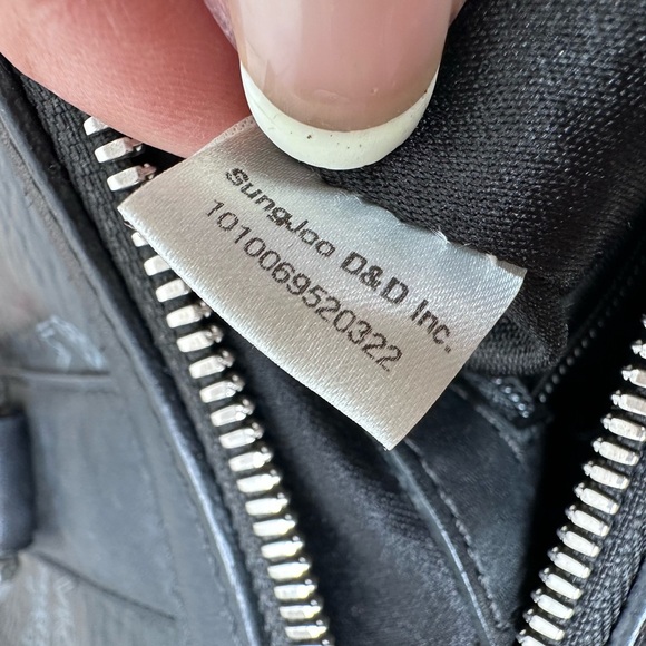 MCM VISETOS BARREL SHOULDER BAG - Picture 10 of 10